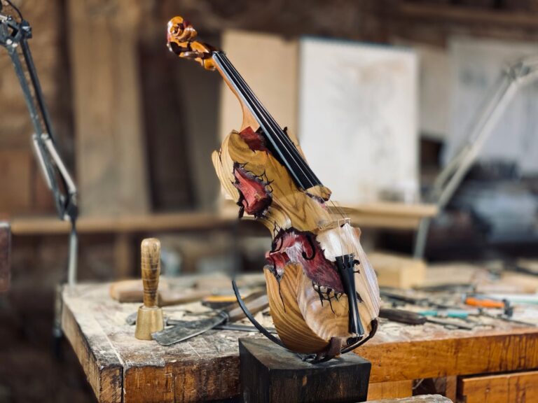 Sculpteur contemporain Alexandre Berlioz - Violon